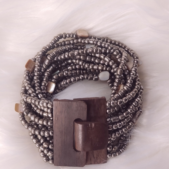 Bracelets - Picture 4 of 5